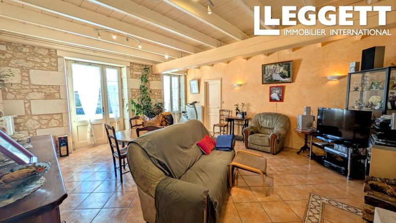 A louer MAISON  DE MAîTRE  MONTGUYON