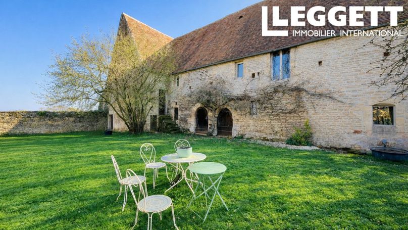 A louer LOFT  7 PIECES 256 M2  SAINT PIERRE EN AUGE