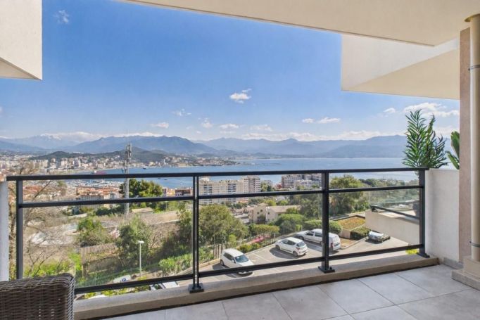 A louer APPARTEMENT T2 43 M2 TERRASSE VUE MER AJACCIO