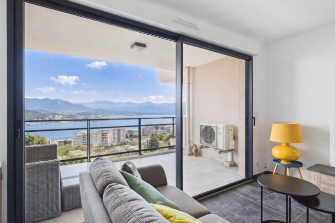 A louer APPARTEMENT T2 43 M2 TERRASSE VUE MER AJACCIO