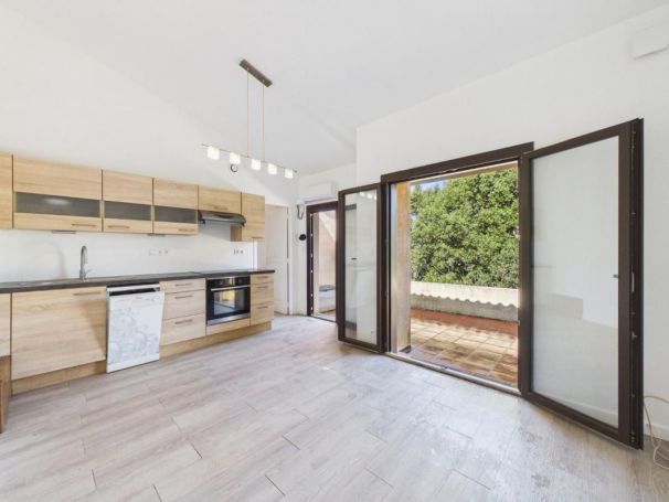 A louer APPARTEMENT T2 32 M2 TERRASSE BORD DE MER GROSSETO PRUGNA