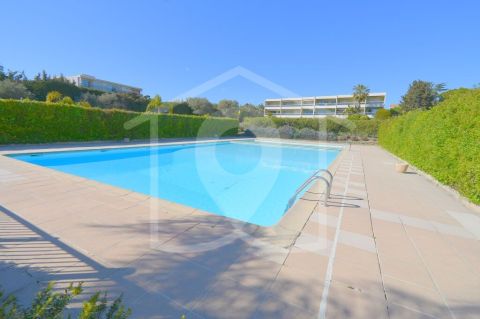A louer STUDIO NEUF  28 M2 TERRASSE BORD DE MER ANTIBES