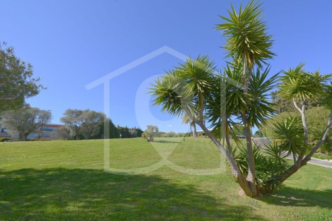 A louer STUDIO NEUF  28 M2 TERRASSE BORD DE MER ANTIBES