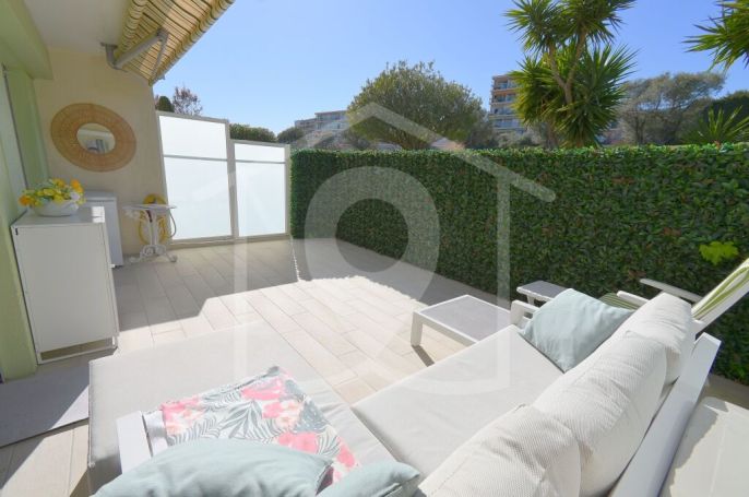 A louer STUDIO NEUF  28 M2 TERRASSE BORD DE MER ANTIBES