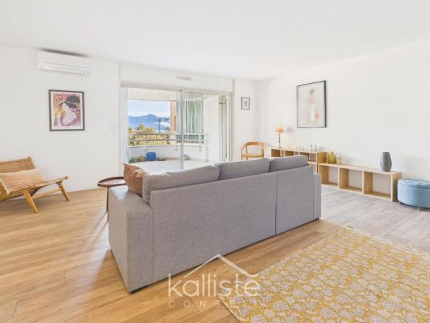 A louer APPARTEMENT DE PRESTIGE T5 131 M2 TERRASSE BORD DE MER AJACCIO