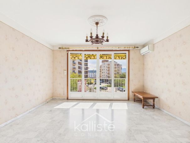 A louer APPARTEMENT T3 71 M2 TERRASSE BORD DE MER AJACCIO