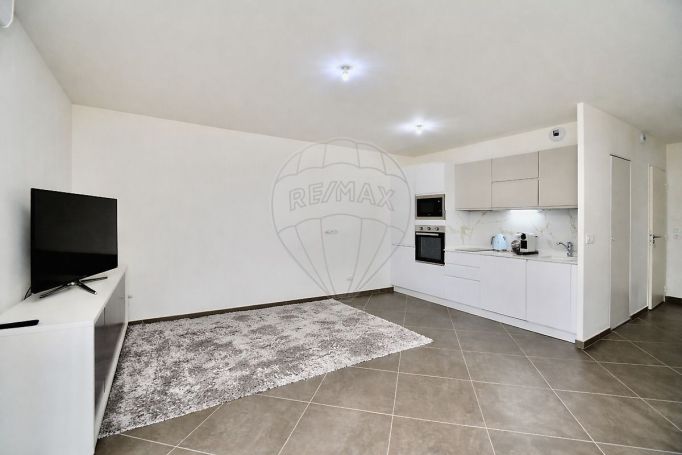 A louer STUDIO NEUF  35 M2 BORD DE MER VILLENEUVE LOUBET