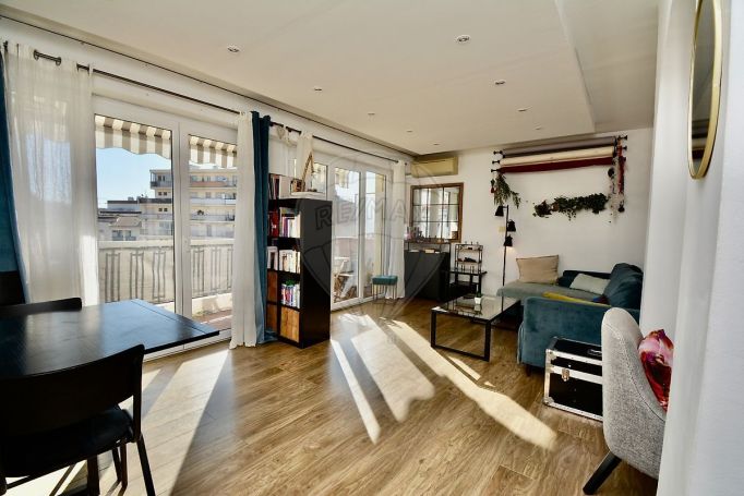 A louer APPARTEMENT T2 49 M2 TERRASSE BORD DE MER CANNES