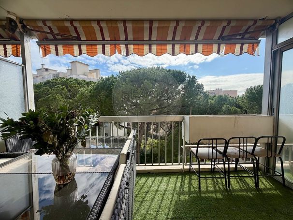 A louer STUDIO  36 M2 TERRASSE BORD DE MER NICE