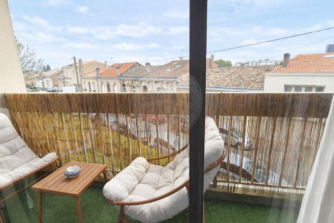 A louer STUDIO  26 M2  BORDEAUX