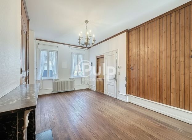 A louer MAISON  DE MAîTRE  HESDIN