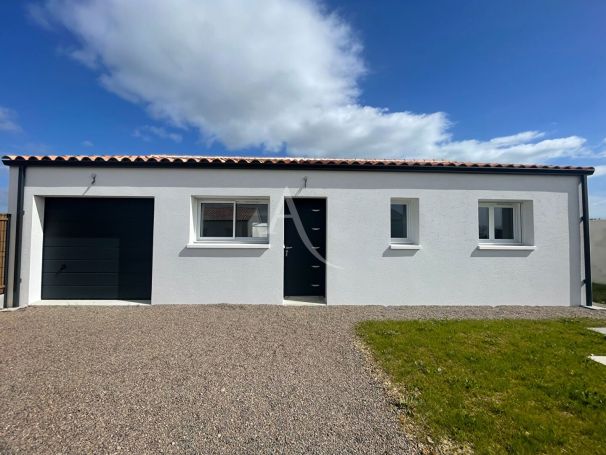 A vendre MAISON  5 PIECES 80 M2 BORD DE MER SAINT VINCENT SUR JARD
