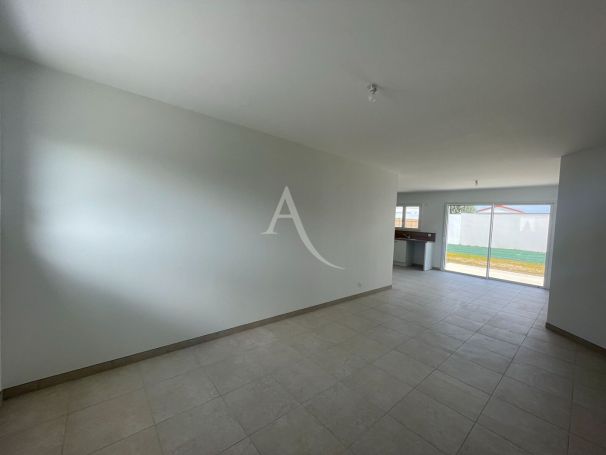 A vendre MAISON  5 PIECES 80 M2 BORD DE MER SAINT VINCENT SUR JARD