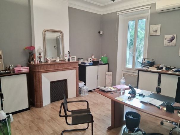 A louer APPARTEMENT T5 120 M2 TERRASSE  MARSEILLE 4EME