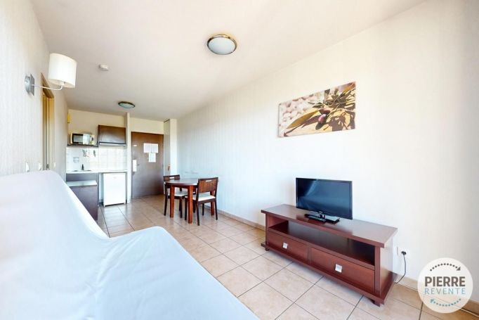 A vendre APPARTEMENT T2 34 M2 TERRASSE BORD DE MER SIX FOURS LES PLAGES