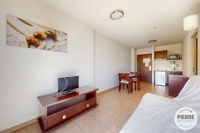 A vendre APPARTEMENT T2 34 M2 TERRASSE BORD DE MER SIX FOURS LES PLAGES