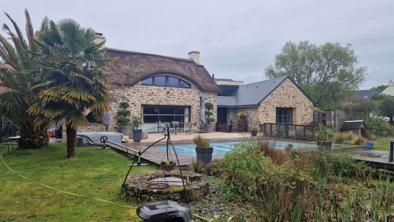 vente Baden, propriété de caractère en pierre sous chaume