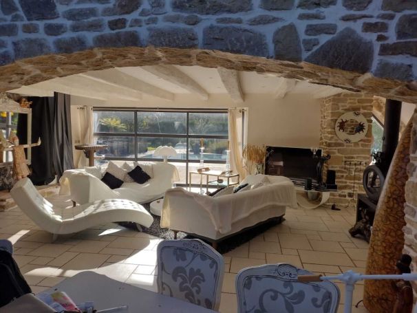 vente Baden, propriété de caractère en pierre sous chaume