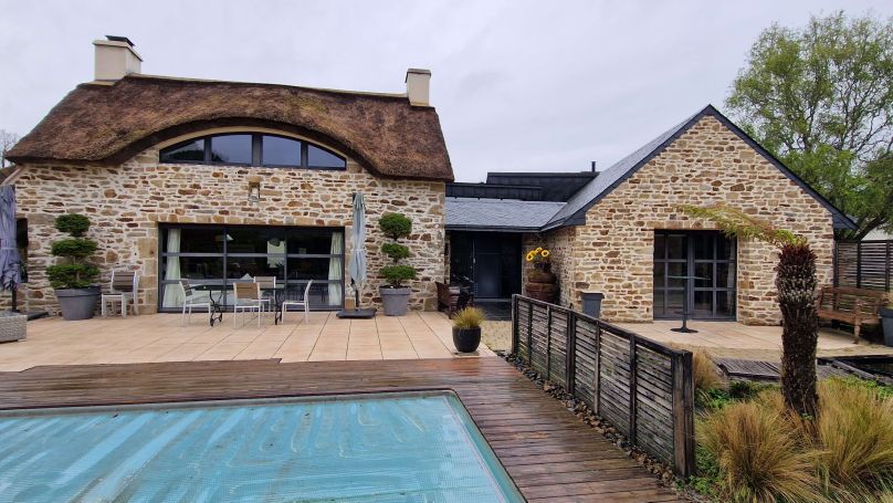 vente Baden, propriété de caractère en pierre sous chaume