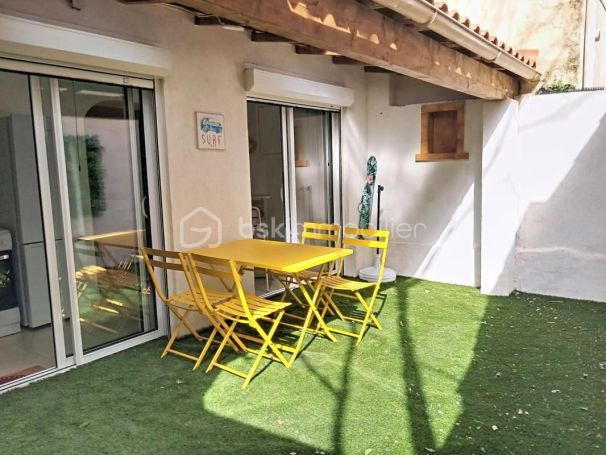 A louer APPARTEMENT T2 45 M2 BORD DE MER TOULON
