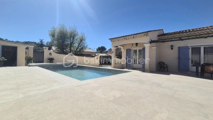 A vendre MAISON  5 PIECES 128 M2  PIERREFEU DU VAR