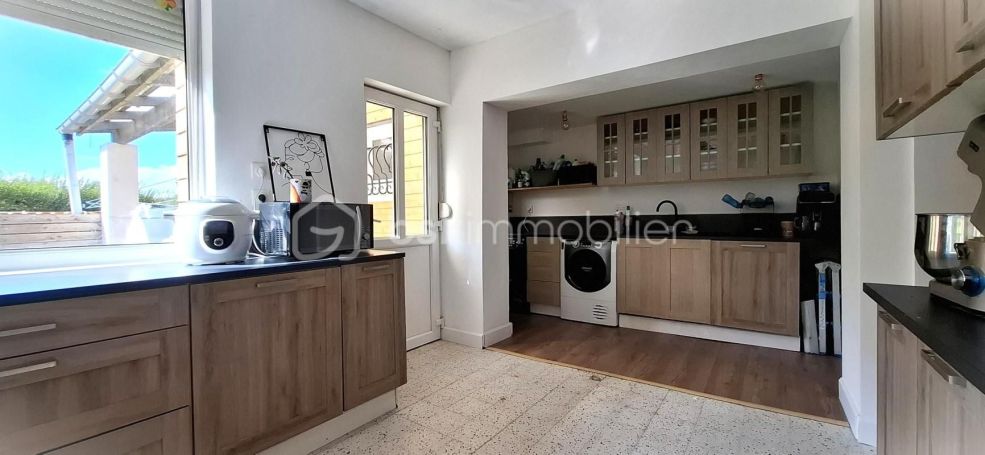 A louer MAISON  DE MAîTRE  LESTREM