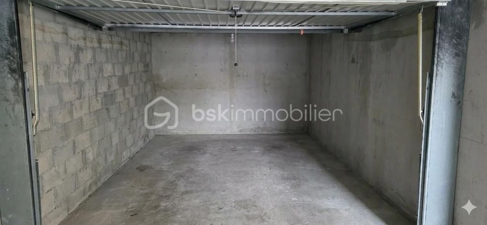 A louer APPARTEMENT T3 71 M2 TERRASSE BORD DE MER TOULON