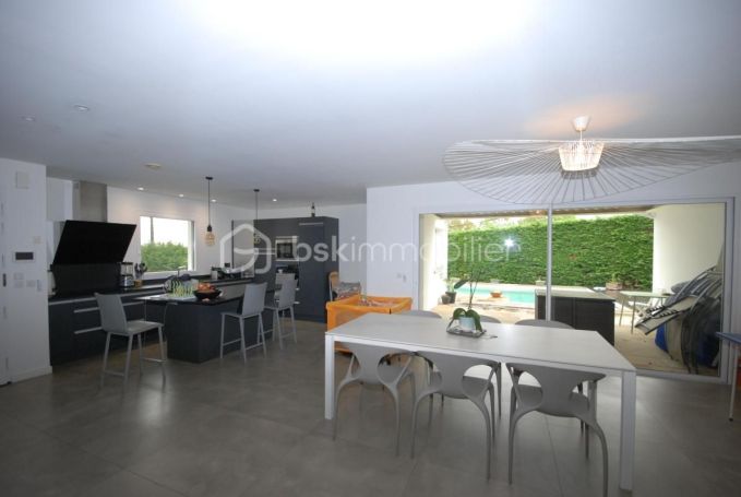 A louer MAISON  7 PIECES 169 M2  BARDOS