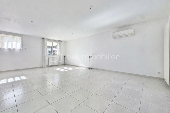 A louer MAISON  4 PIECES 129 M2  CORNEILHAN