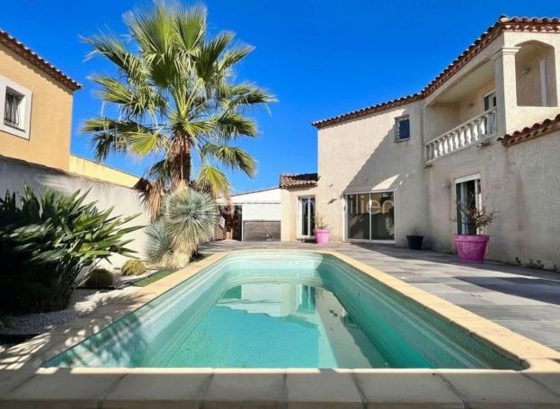 A vendre MAISON  4 PIECES 120 M2 BORD DE MER SERIGNAN