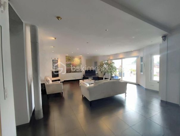 A louer MAISON  DE MAîTRE  HARNES