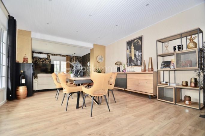 A louer MAISON  4 PIECES 116 M2 BORD DE MER SAINT LAURENT DE LA SALANQUE