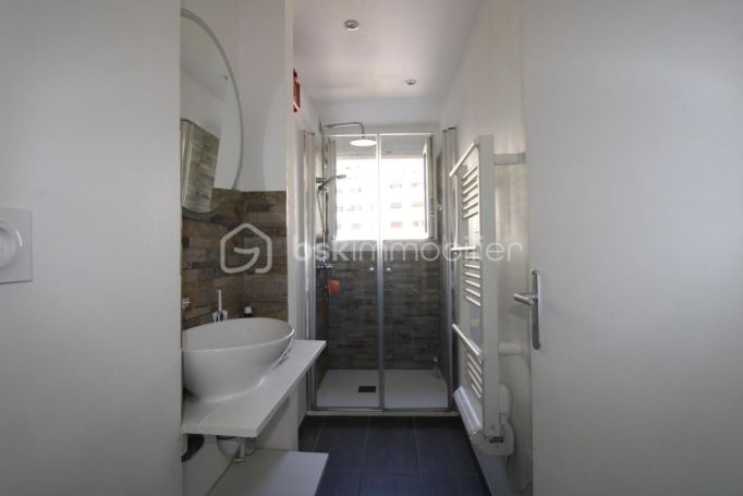 A louer APPARTEMENT T2 41 M2 BORD DE MER TOULON