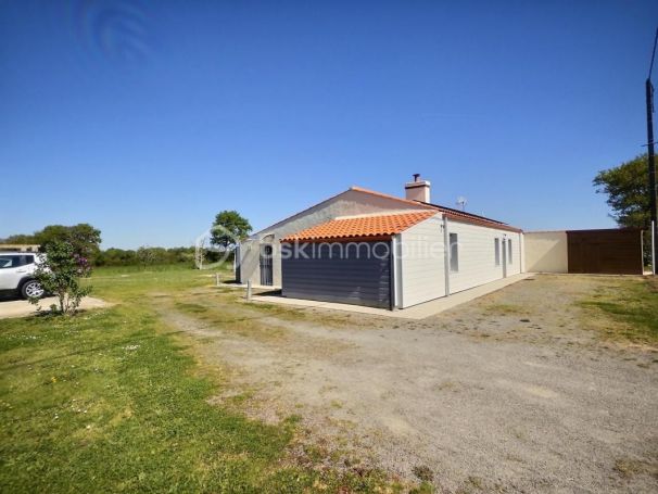 A louer LONGèRE  4 PIECES 94 M2  BOIS DE CENE