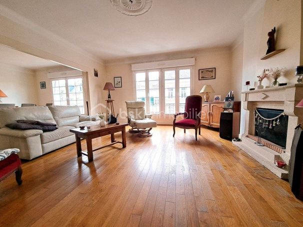 A louer APPARTEMENT T4 146 M2  ABBEVILLE