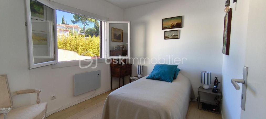 A louer APPARTEMENT T2 45 M2 BORD DE MER BANDOL