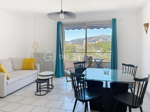 A louer APPARTEMENT T3 69 M2 BORD DE MER TOULON