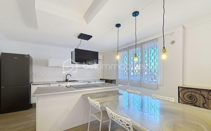 A louer APPARTEMENT T4 71 M2 BORD DE MER CANNES