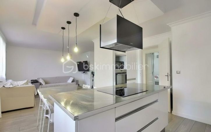 A louer APPARTEMENT T4 71 M2 BORD DE MER CANNES