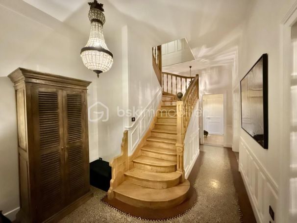 A louer MAISON  DE MAîTRE  AMIENS