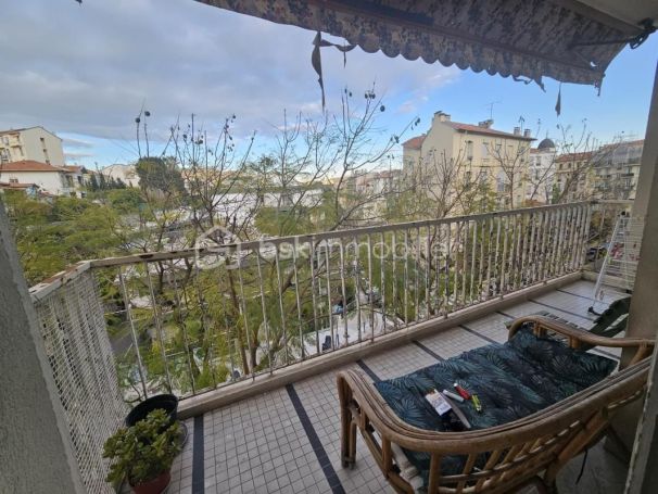 A louer APPARTEMENT T3 71 M2 BORD DE MER NICE