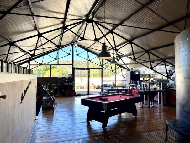 A vendre LOFT  147 M2 TERRASSE  ILLE SUR TET