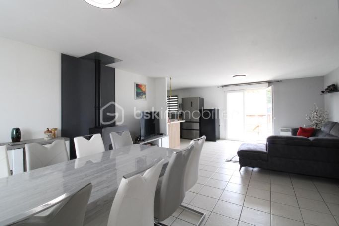 A louer MAISON  CONTEMPORAINE  SAINT MARTIN D ONEY