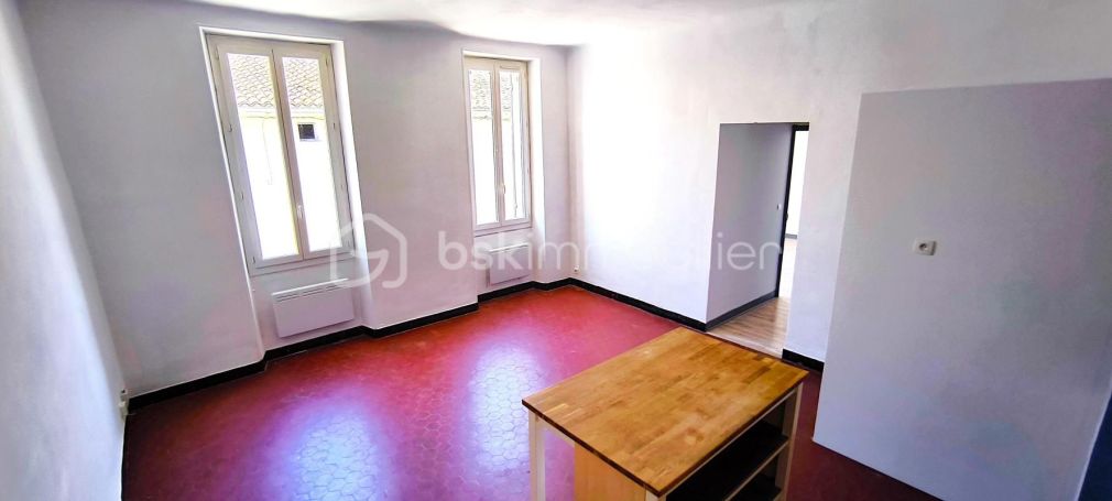 A louer APPARTEMENT T3 64 M2  CHARLEVAL