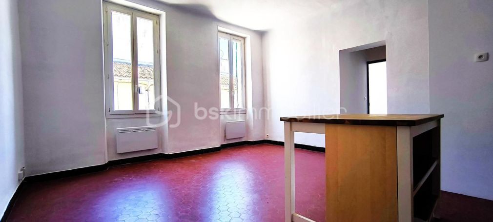 A louer APPARTEMENT T3 64 M2  CHARLEVAL