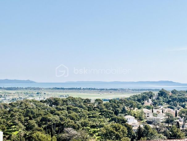 A louer APPARTEMENT T4 80 M2 TERRASSE VUE MER HYERES