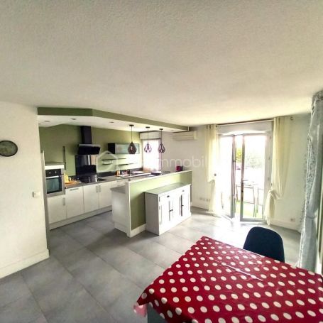 A louer APPARTEMENT T2 54 M2 TERRASSE BORD DE MER LATTES