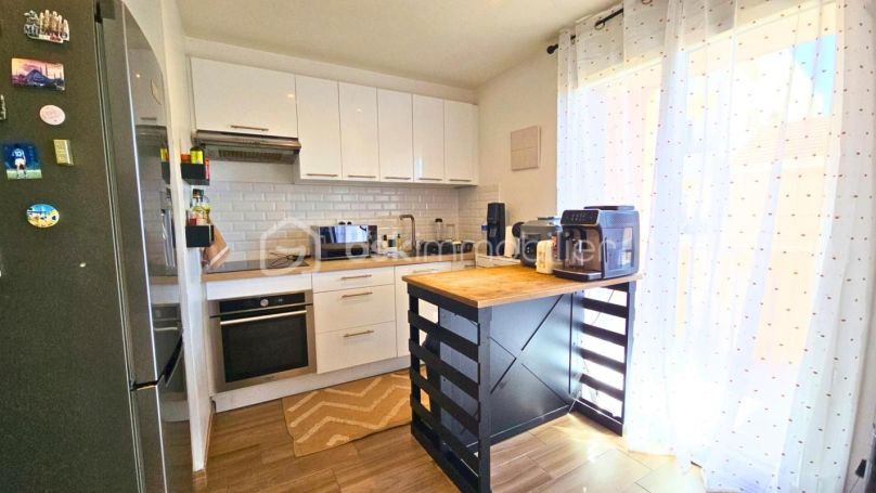 A louer APPARTEMENT T3 52 M2 BORD DE MER LA SEYNE SUR MER