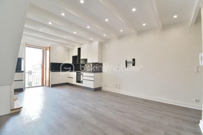 A louer APPARTEMENT T5 90 M2 TERRASSE BORD DE MER SETE