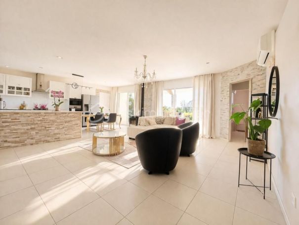 A louer MAISON  5 PIECES 113 M2 BORD DE MER SAINT HILAIRE DE BRETHMAS